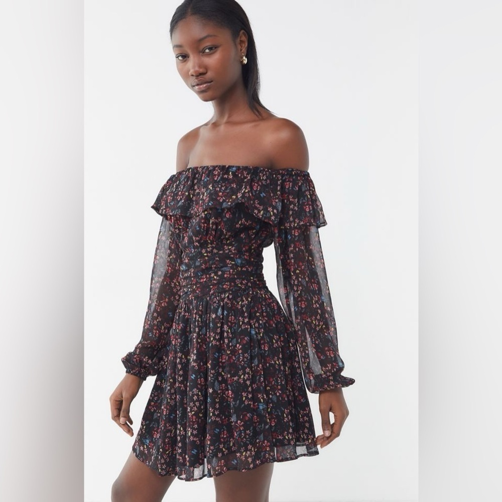 UO Urban Outfitters Elaine Floral Off-The-Shoulder Mini Dress